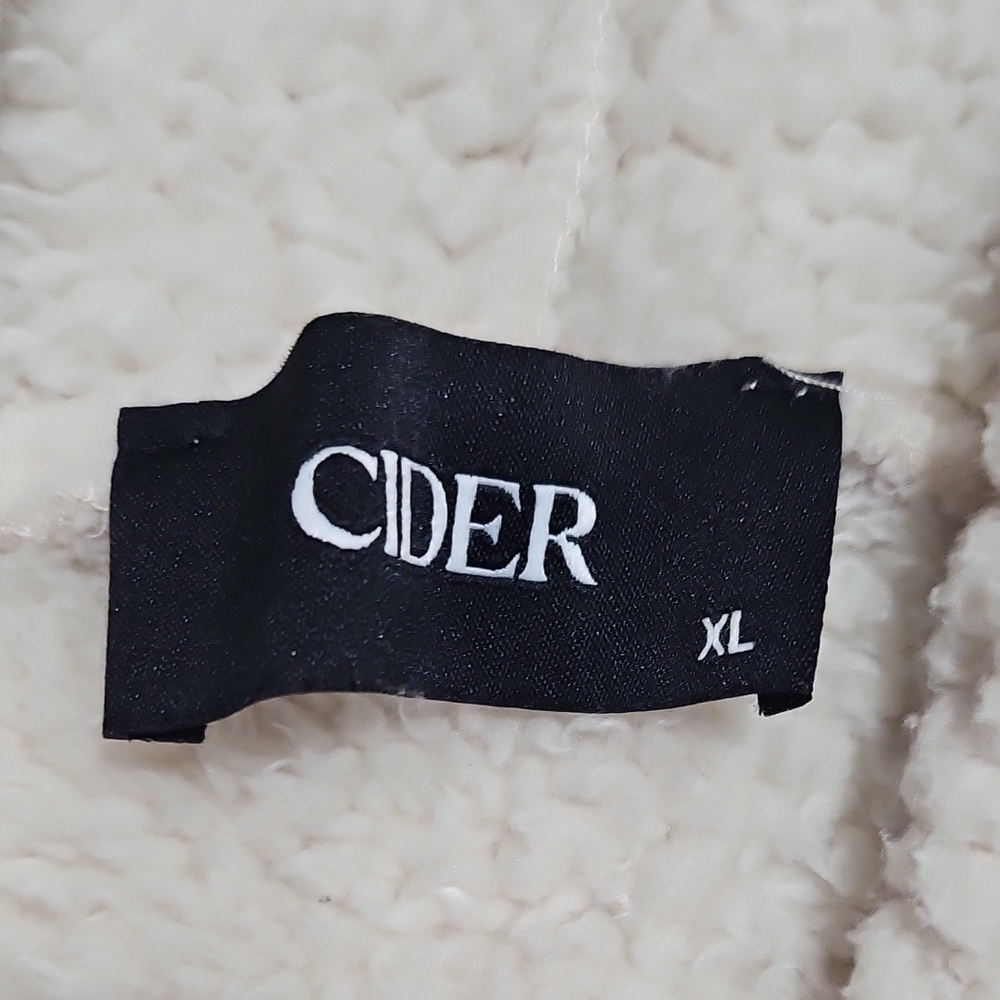 Cider Cream Cropped Hoodie with Colorful Crochet Accents - Picture 5 of 10